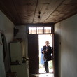 Elena vicino tradizionale di casa