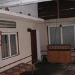 Dui case ed una villa vicino il River Danube