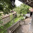 Una casa con un ampio cortile in vendita in un villaggio vicino a Veliko Tarnovo