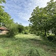 Una casa con un ampio cortile in vendita in un villaggio vicino a Veliko Tarnovo