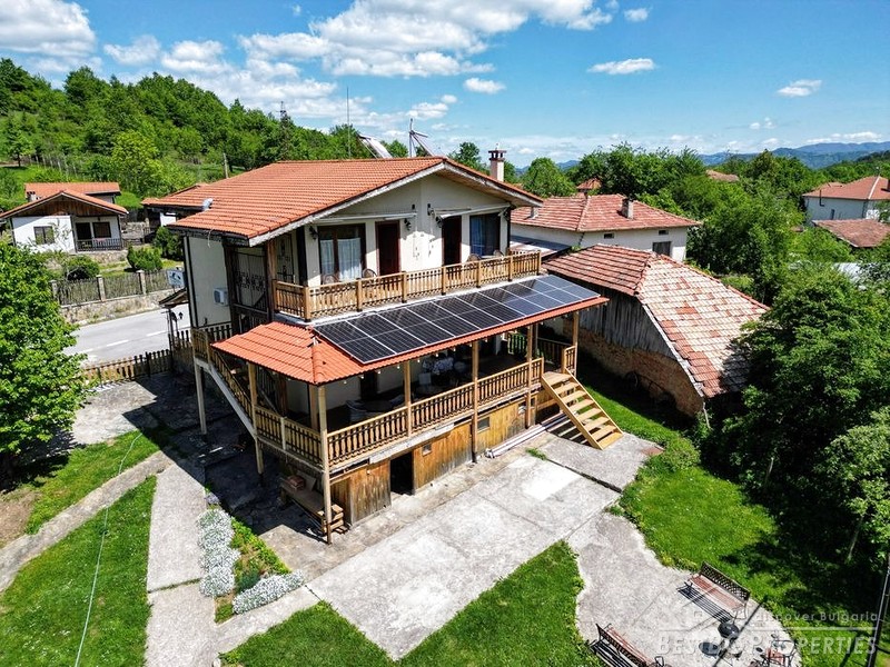 Meravigliosa casa in vendita nella città di Apriltsi