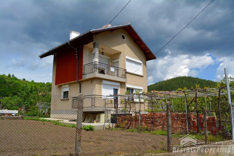 Bella casa in vendita nelle immediate vicinanze di Kyustendil