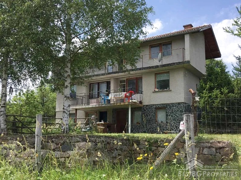 Bella casa in vendita vicino al confine serbo