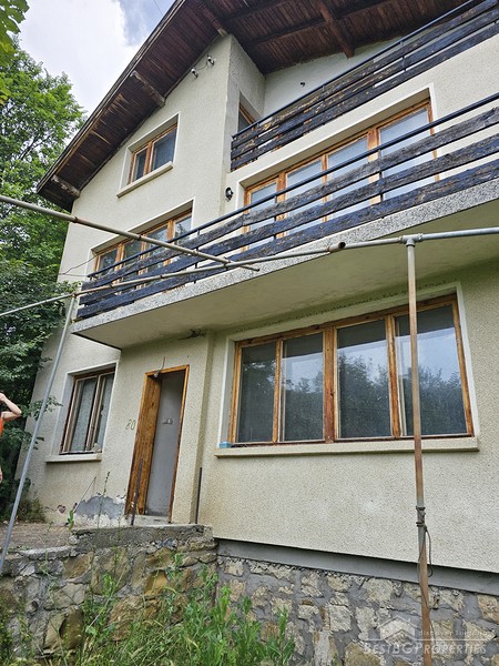 Bella proprietà in vendita nelle montagne vicino a Kyustendil