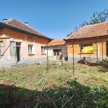 Casa di campagna in vendita vicino a Pleven