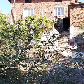 Casa di campagna in vendita vicino a Sandanski