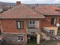 Casa di campagna in vendita vicino a Haskovo