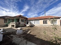 Casa di campagna in vendita vicino a Plovdiv