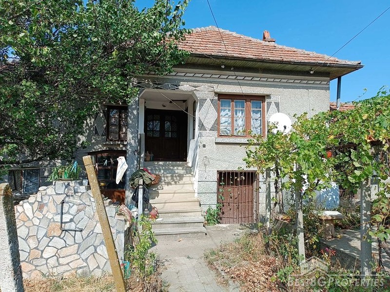 Casa di campagna in vendita vicino alla città di Ruse