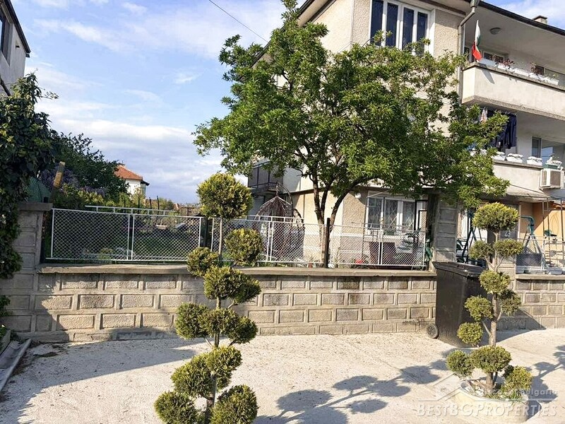 Casa duplex in vendita a Dolni Chiflik