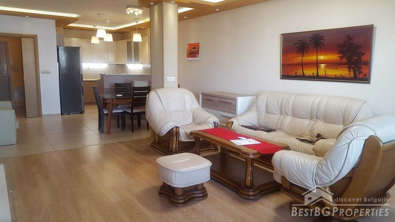 In vendita è un appartamento spazioso e luminoso con una camera da letto a Sofia