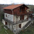 Di recente costruzione, completamente arredati casa vicino a Sandanski