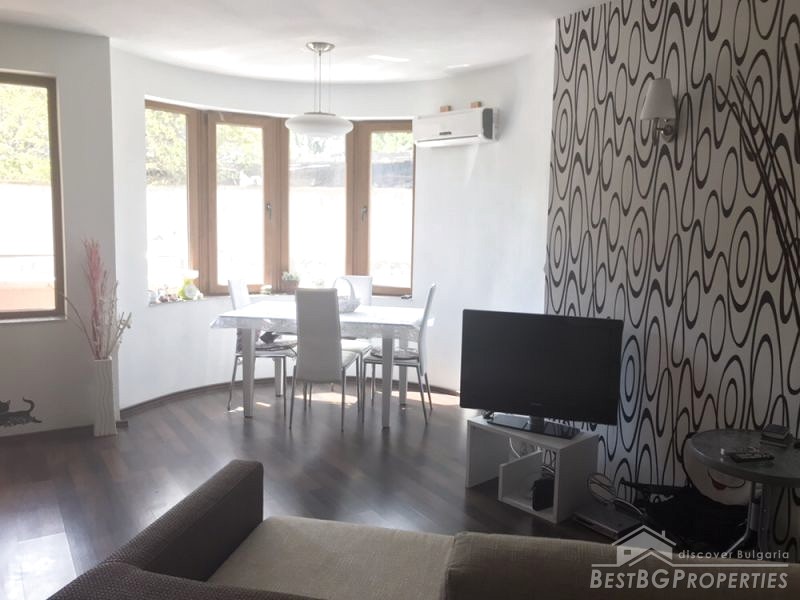 Appartamento con una camera da letto completamente arredato in vendita a Varna