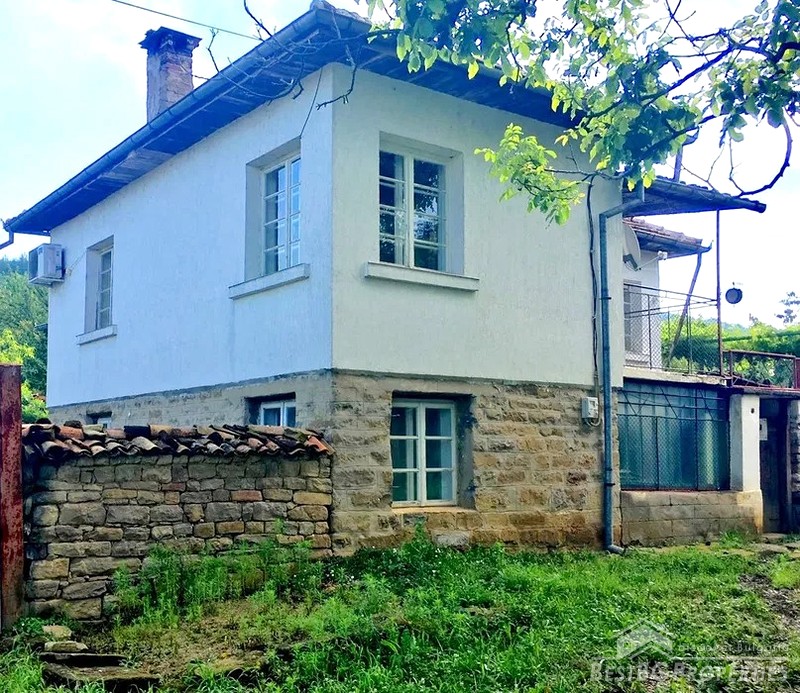 Casa arredata con vista sulle montagne in vendita vicino a Veliko Tarnovo