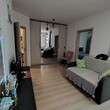 Appartamento arredato con una camera da letto in vendita sul mare