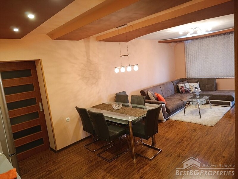 Appartamento arredato con due camere da letto in vendita a Nova Zagora