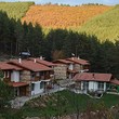 Pensioni in vendita nelle montagne vicino al confine greco