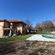 Pensione con tre camere da letto e una piscina vicino a Veliko Tarnovo