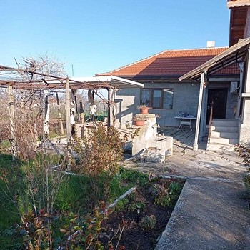 Casa in vendita vicino a Burgas