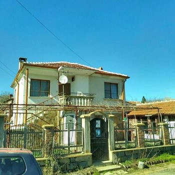 Casa in vendita vicino a Sredets