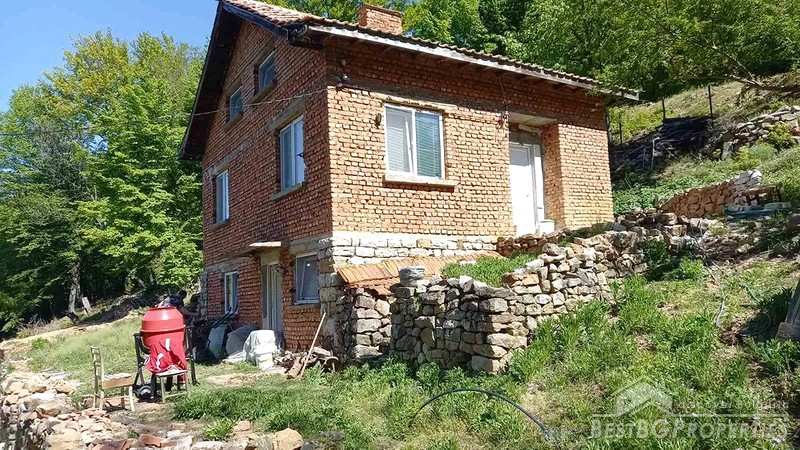 Casa in vendita vicino alla città di Svoge