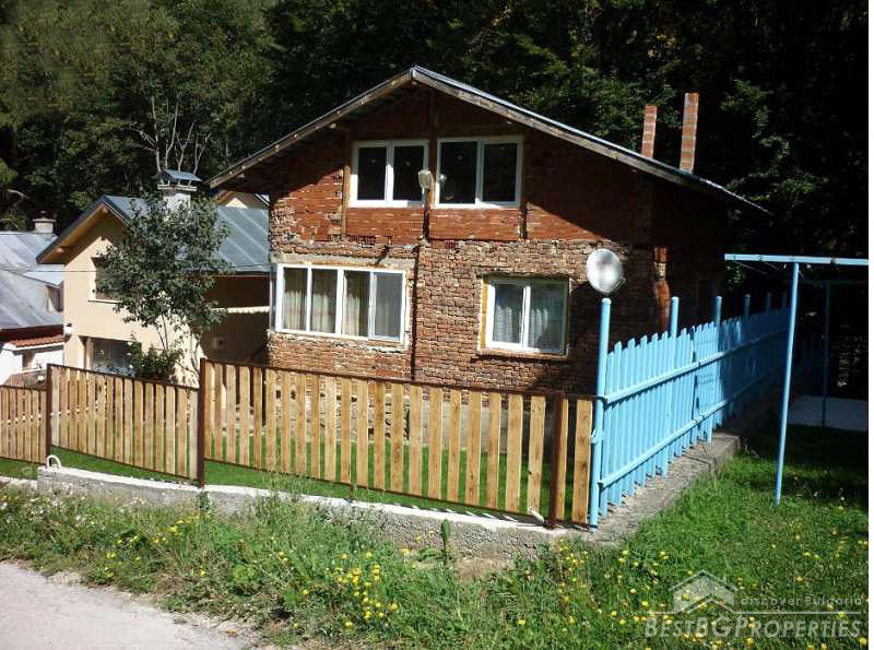Casa in vendita nelle montagne vicino a Blagoevgrad