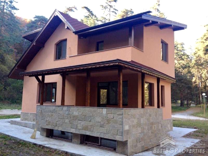 Casa in vendita in montagna vicino a Peshtera