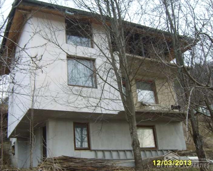 Casa in vendita nelle montagne vicino a Smolyan