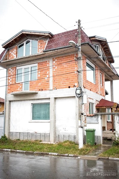 Casa in vendita nella città di Pavel Banya