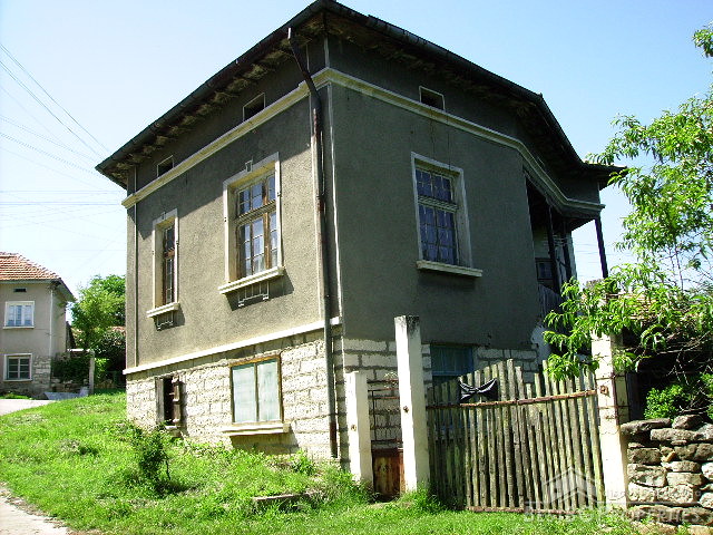 Casa in vendita vicino Mezdra