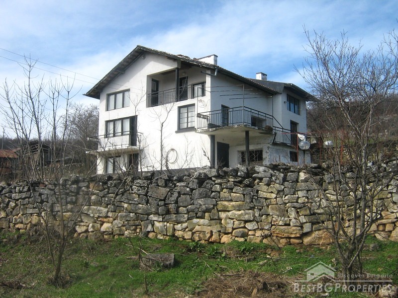 Casa in vendita vicino a Mezdra