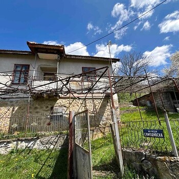 Casa in vendita vicino a Pernik