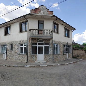 Casa in vendita vicino alla città di Parvomay