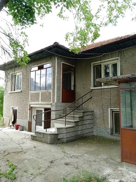 Casa in vendita vicino alla città di Polski Trambesh