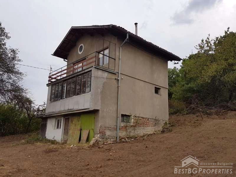 Casa in vendita sul lago vicino a Sofia