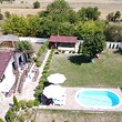 Casa in vendita con piscina vicino a Dobrich
