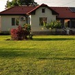 Casa con un grande cortile in vendita vicino a Dobrich
