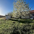 Casa con un grande cortile in vendita vicino a Ruse