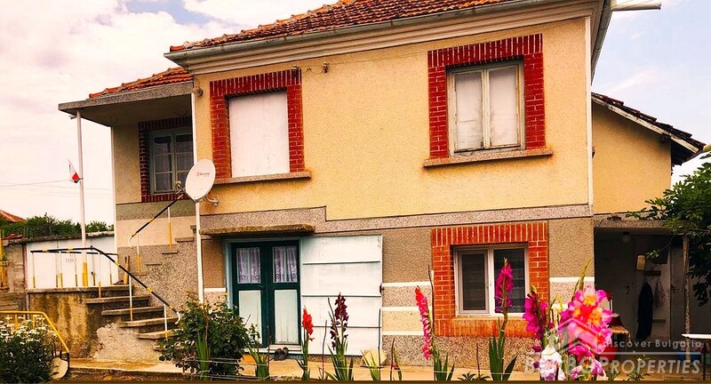 Casa con ampio giardino in vendita vicino a Yambol