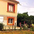 Casa con ampio giardino in vendita vicino a Yambol