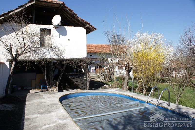 Дом с бассейном на продажу в городе Ябланица