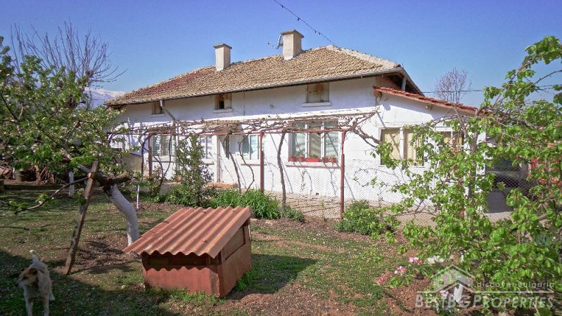 Casa con un cortile in vendita a Petrich