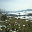 La trama enorme di Veliko Tarnovo vicino agricolo di terra