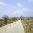 La trama enorme di Veliko Tarnovo vicino agricolo di terra