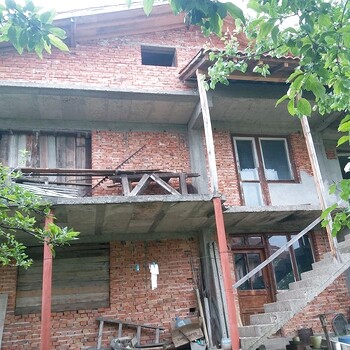 Casa incompleta in vendita vicino a Ruse