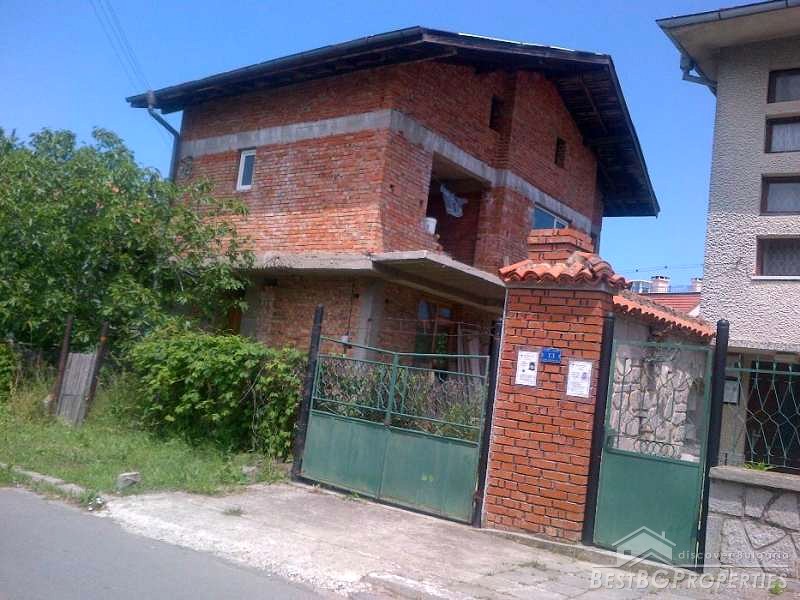 Casa incompleta in vendita a Chernomorets