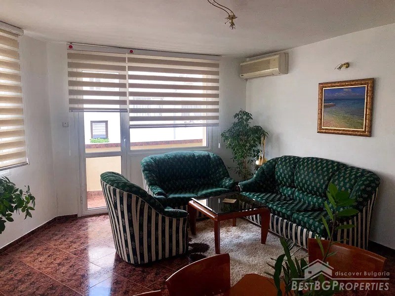 Ampio appartamento in vendita a Varna
