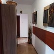 Grande appartamento in mattoni in vendita a Varna