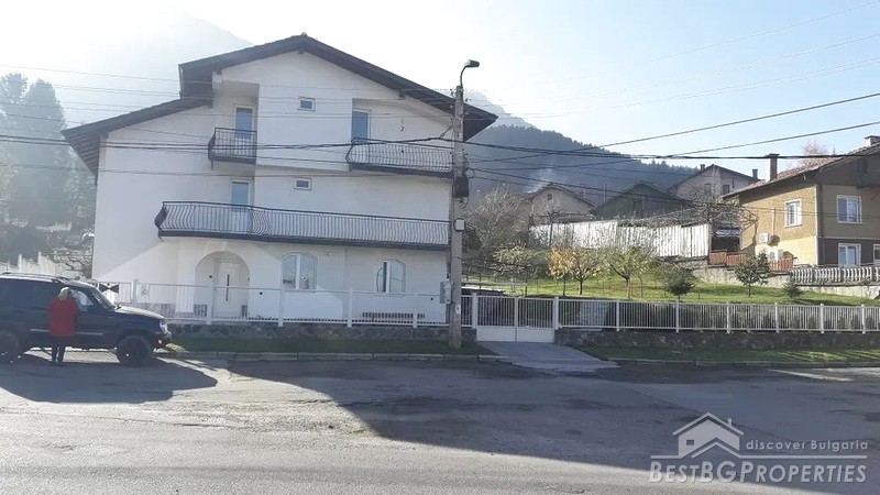Grande casa in vendita vicino a Dupnitsa