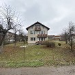 Grande casa in vendita vicino a Pernik